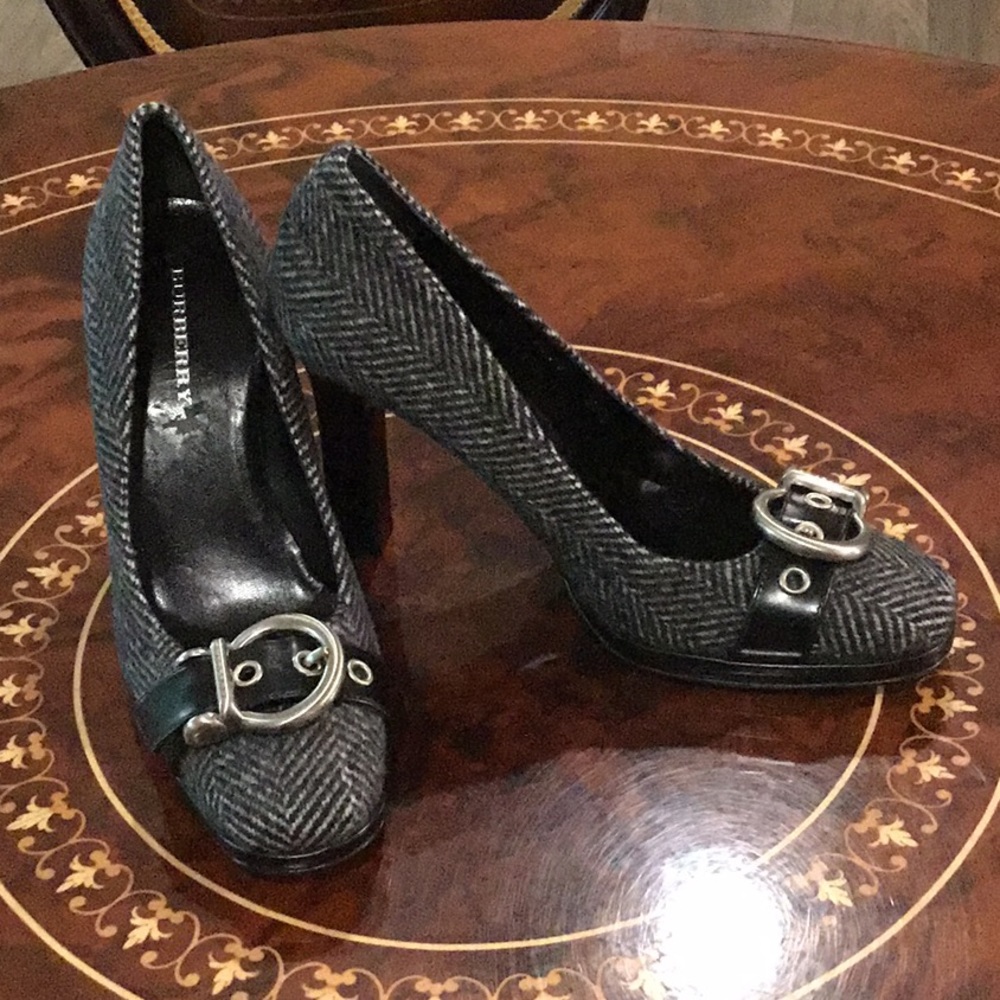 Burberry Herringbone Tweed Leather Silver Buckle Black/White Authentic Heels